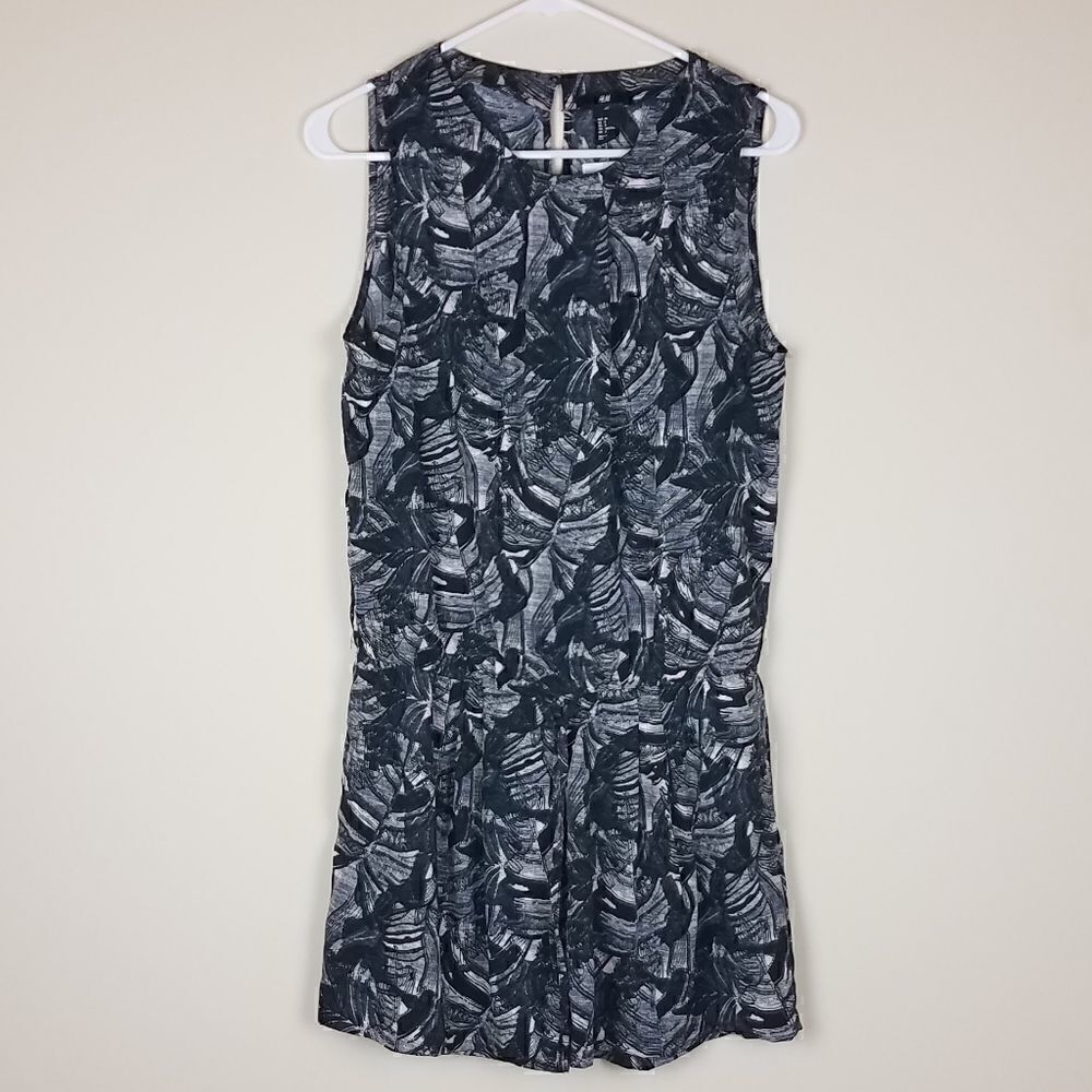 H&M Sleeveless Romper Size 8